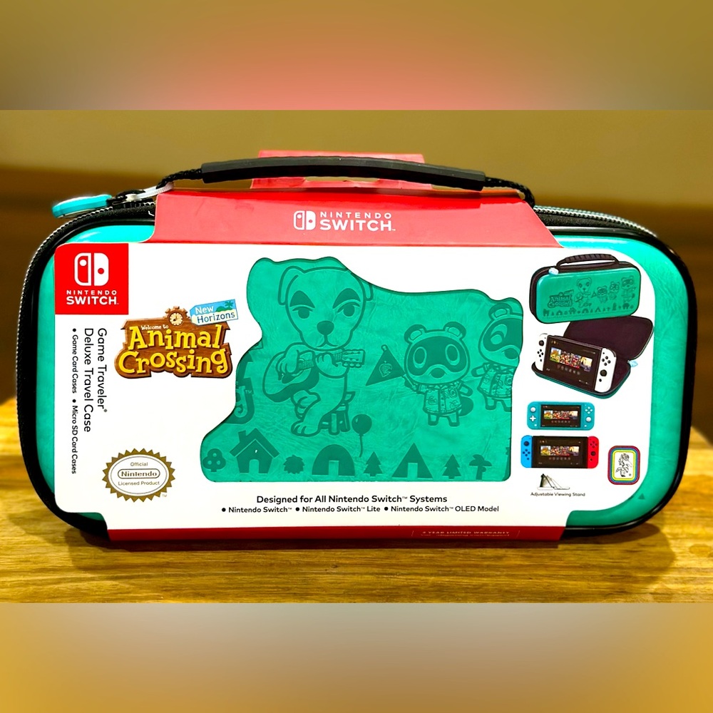 Nintendo Switch Game Traveler Deluxe Travel Case Animal Crossing: New Horizons